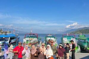 Cuti Bajet Lake Toba
