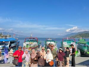 Cuti Bajet Lake Toba