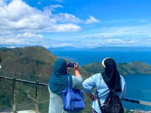 Percutian Bajet Danau Toba